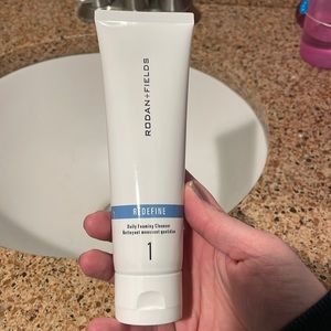 REDEFINE Daily Foaming Cleanser